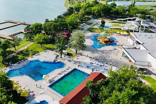 Diamond 2 アパート *